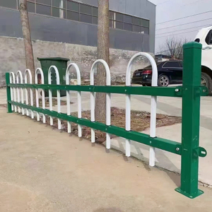 Recinto Del Prato Da Giardino In Acciaio Per Il Bordo Del Paesaggio Isolato