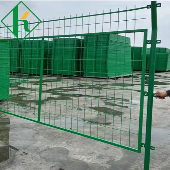 Recinzione in acciaio verniciato a polvere Recinzione nera a tubo quadrato con parte superiore piatta Recinzione in ferro battuto Recinzione ornamentale con picchetto metallico in acciaio zincato